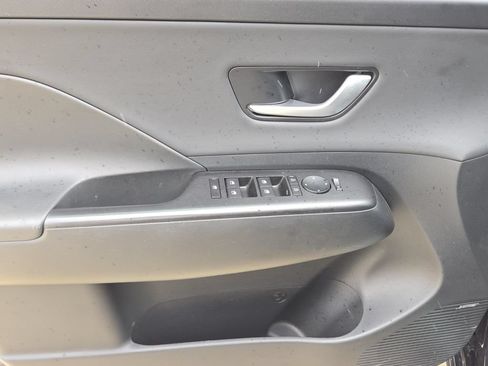 Used 2024 Hyundai Kona Limited AWD/4WD image 28