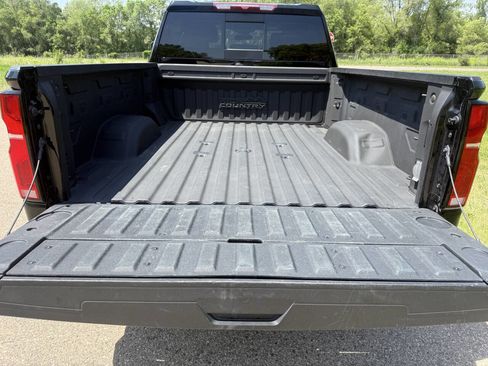 Used 2024 Chevrolet Silverado 2500 LTZ w/ LTZ Plus Package AWD/4WD image 10