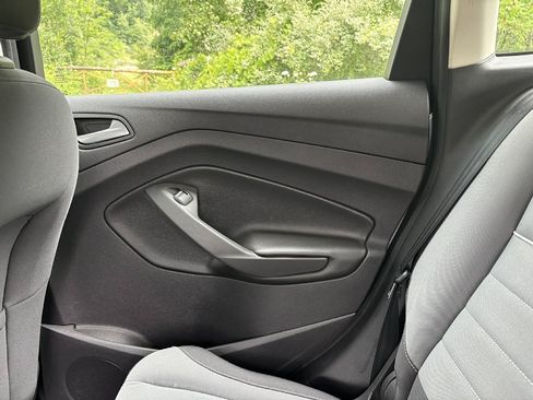 Used 2013 Ford C-MAX SE w/ Winter Pkg FWD image 17