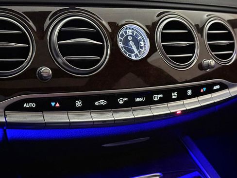 Used 2017 Mercedes-Benz S 550 4MATIC Sedan image 36