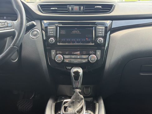 Used 2022 Nissan Rogue Sport SL w/ Premium Package FWD image 20