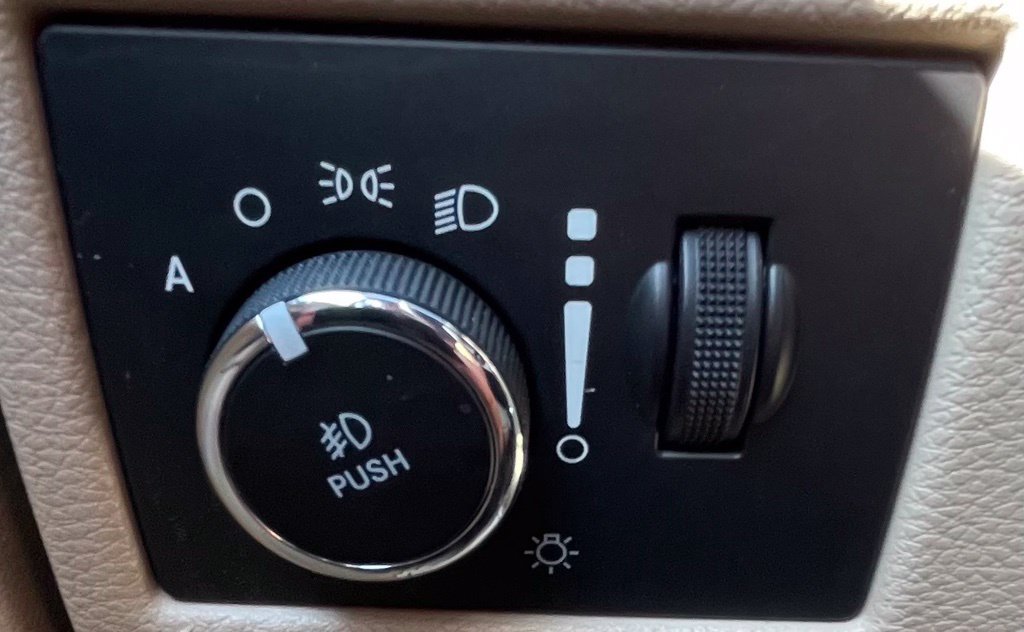 Used 2018 Jeep Grand Cherokee Overland RWD image 23
