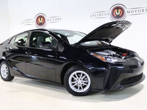 Used 2021 Toyota Prius LE FWD image 30
