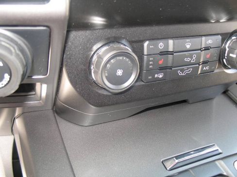 Used 2019 Ford F150 XLT w/ Equipment Group 302A Luxury AWD/4WD image 44