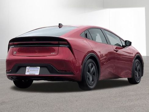 Used 2026 Toyota Prius LE image 5