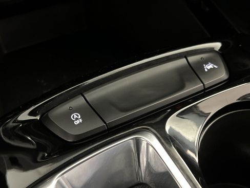 Used 2025 Chevrolet Trax LT image 31