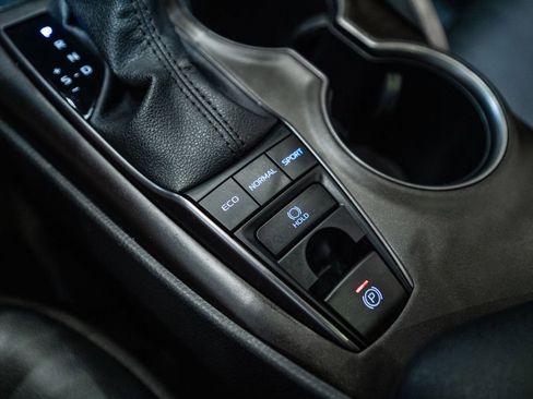 Certified 2023 Toyota Camry SE w/ Convenience Package image 28