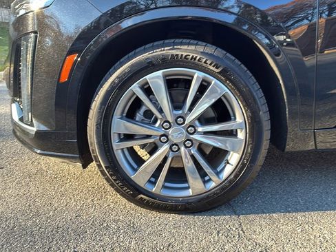Certified 2025 Cadillac XT6 Premium Luxury image 19
