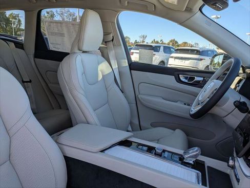 New 2026 Volvo XC60 T8 Ultra w/ Protection Package Premier image 14