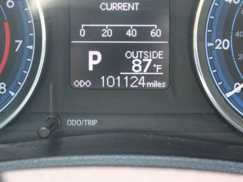 Used 2017 Toyota Corolla LE FWD image 38