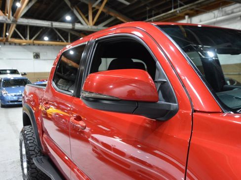 Used 2020 Toyota Tacoma TRD Off-Road w/ Technology Package AWD/4WD image 52