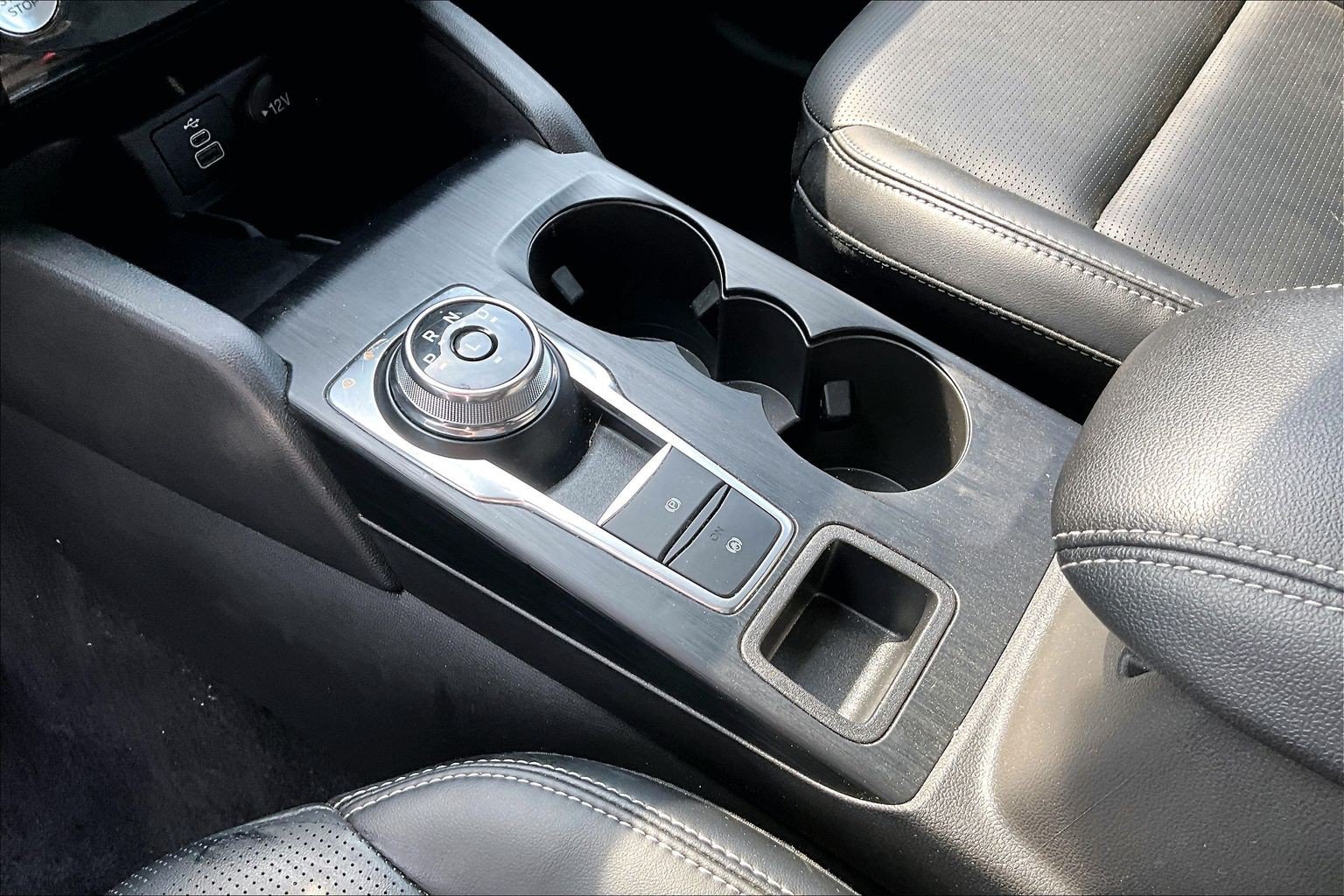Certified 2025 Ford Escape Platinum AWD/4WD image 15