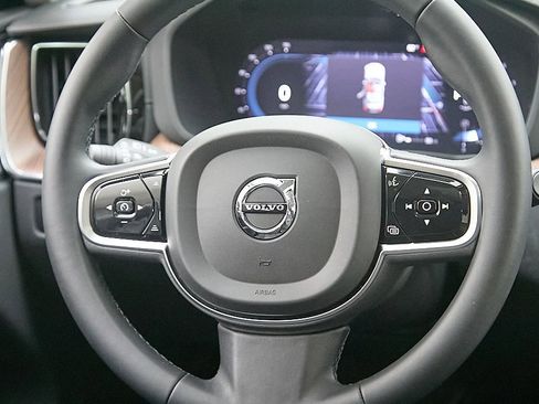 Used 2023 Volvo XC60 B5 Ultimate image 29