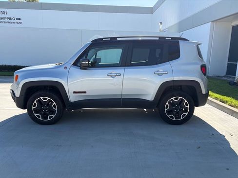 Used 2017 Jeep Renegade Trailhawk AWD/4WD image 15