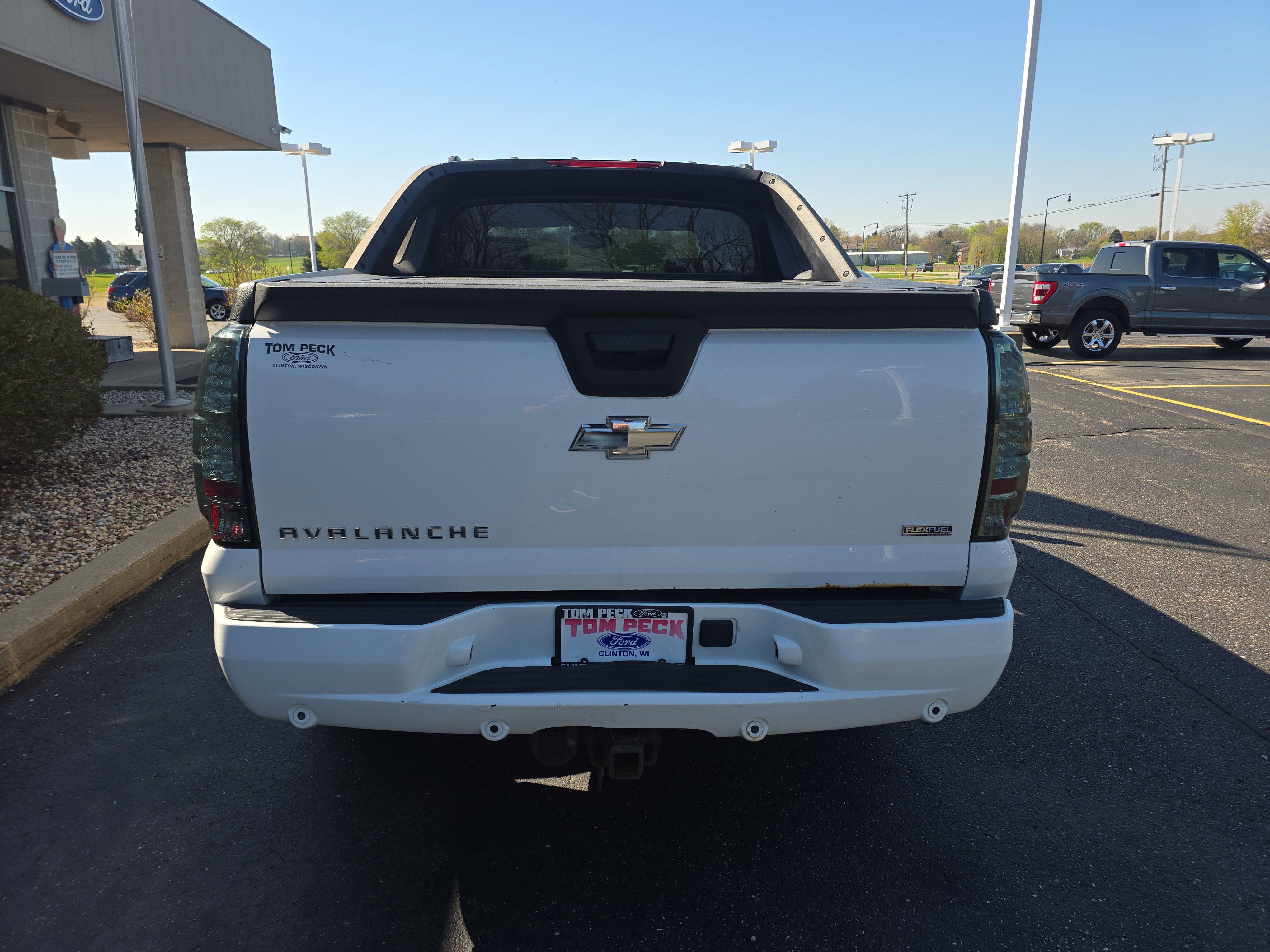 Used 2009 Chevrolet Avalanche LT AWD/4WD image 7