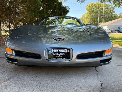 Used 2004 Chevrolet Corvette Convertible w/ Preferred Equipment Group image 16