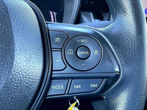 Used 2026 Toyota Corolla LE FWD image 17