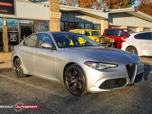 Used 2019 Alfa Romeo Giulia Ti Sport w/ Quick Order Package 22S Sport image 9