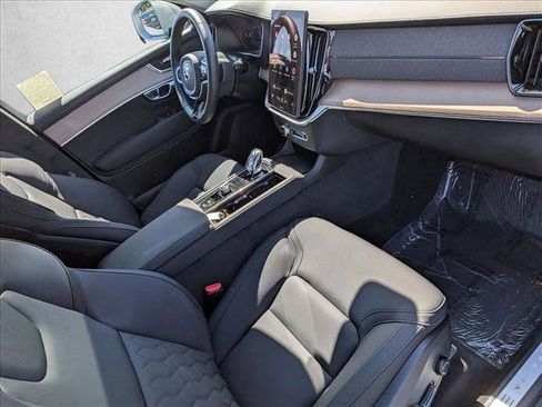 Certified 2026 Volvo XC90 B5 Core AWD/4WD image 22