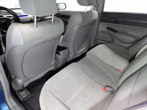 Used 2010 Honda Civic DX-VP image 9