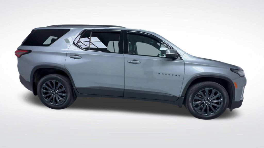 Used 2023 Chevrolet Traverse RS AWD/4WD image 9