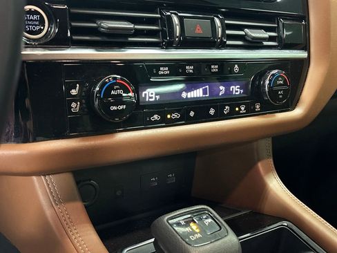 Used 2022 Nissan Pathfinder Platinum w/ Cargo Package image 34