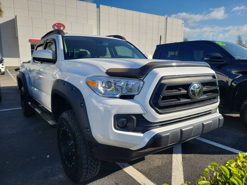 Used 2021 Toyota Tacoma SR image 3