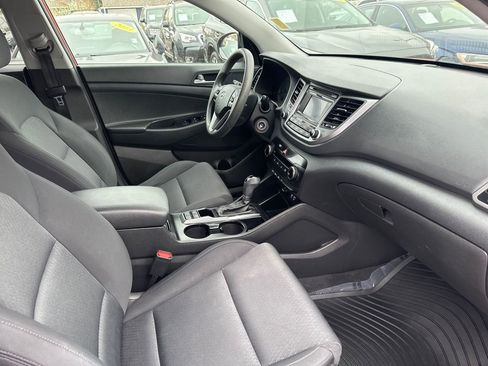 Used 2017 Hyundai Tucson SE image 21