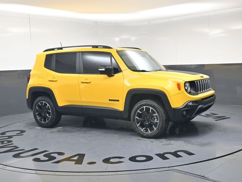 Used 2023 Jeep Renegade Latitude image 31