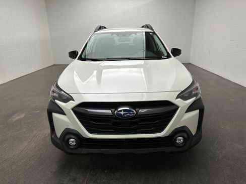 Used 2024 Subaru Outback Premium image 3