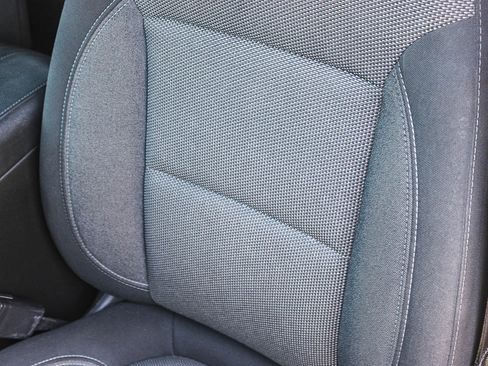 Used 2023 Chevrolet Traverse LT FWD image 23