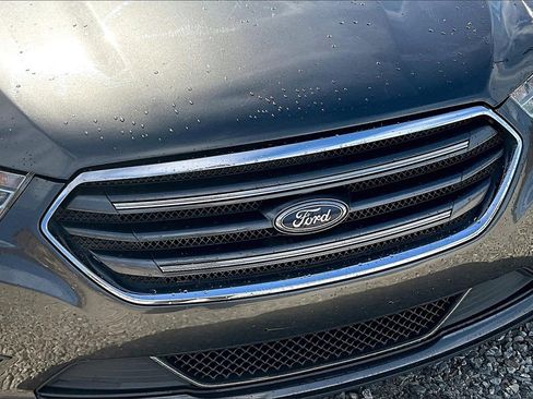 Used 2018 Ford Taurus Limited image 21