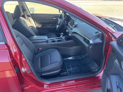 Used 2025 Nissan Altima 2.5 SV image 22