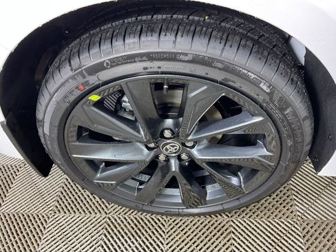 New 2026 Toyota Corolla SE image 9