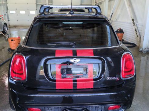 Used 2018 MINI Cooper S FWD image 2