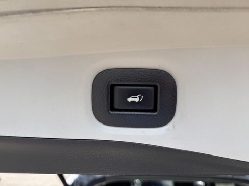 Used 2018 Nissan Rogue SL AWD/4WD image 12