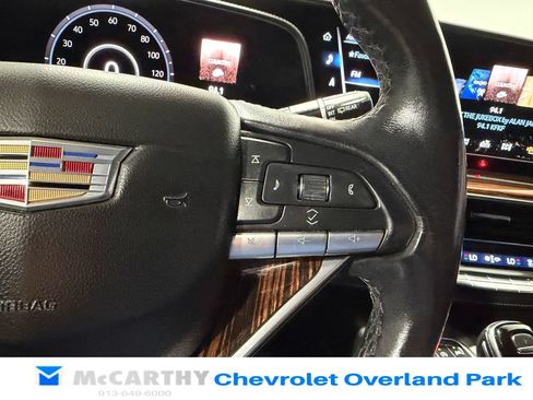 Used 2021 Cadillac Escalade Premium Luxury AWD/4WD image 15