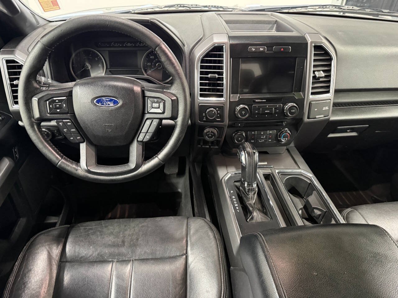 Used 2016 Ford F150 XLT w/ Equipment Group 302A Luxury AWD/4WD image 7