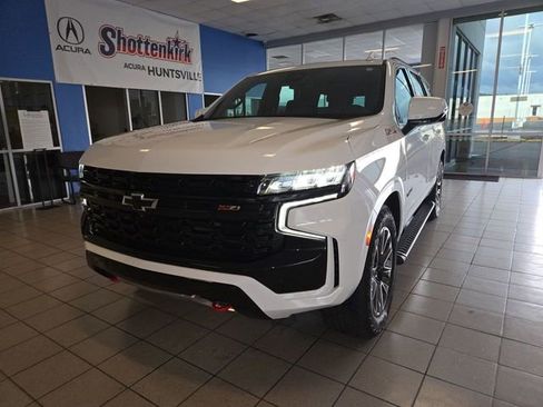 Used 2023 Chevrolet Tahoe Z71 w/ Z71 Off-Road Package AWD/4WD image 4