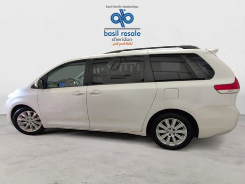Used 2013 Toyota Sienna Limited w/ Premium Pkg image 3