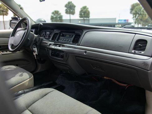 Used 2011 Ford Crown Victoria Police Interceptor RWD image 20