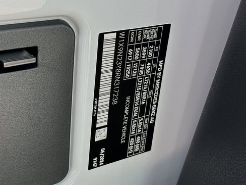 Used 2024 Mercedes-Benz Sprinter 4500 image 19