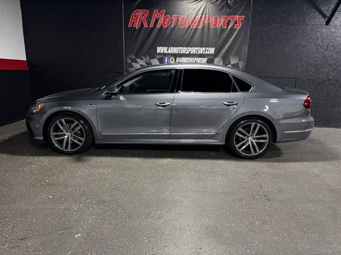 Used 2017 Volkswagen Passat 1.8T R-Line FWD image 2