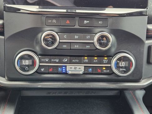 Used 2023 Ford Expedition Limited image 20