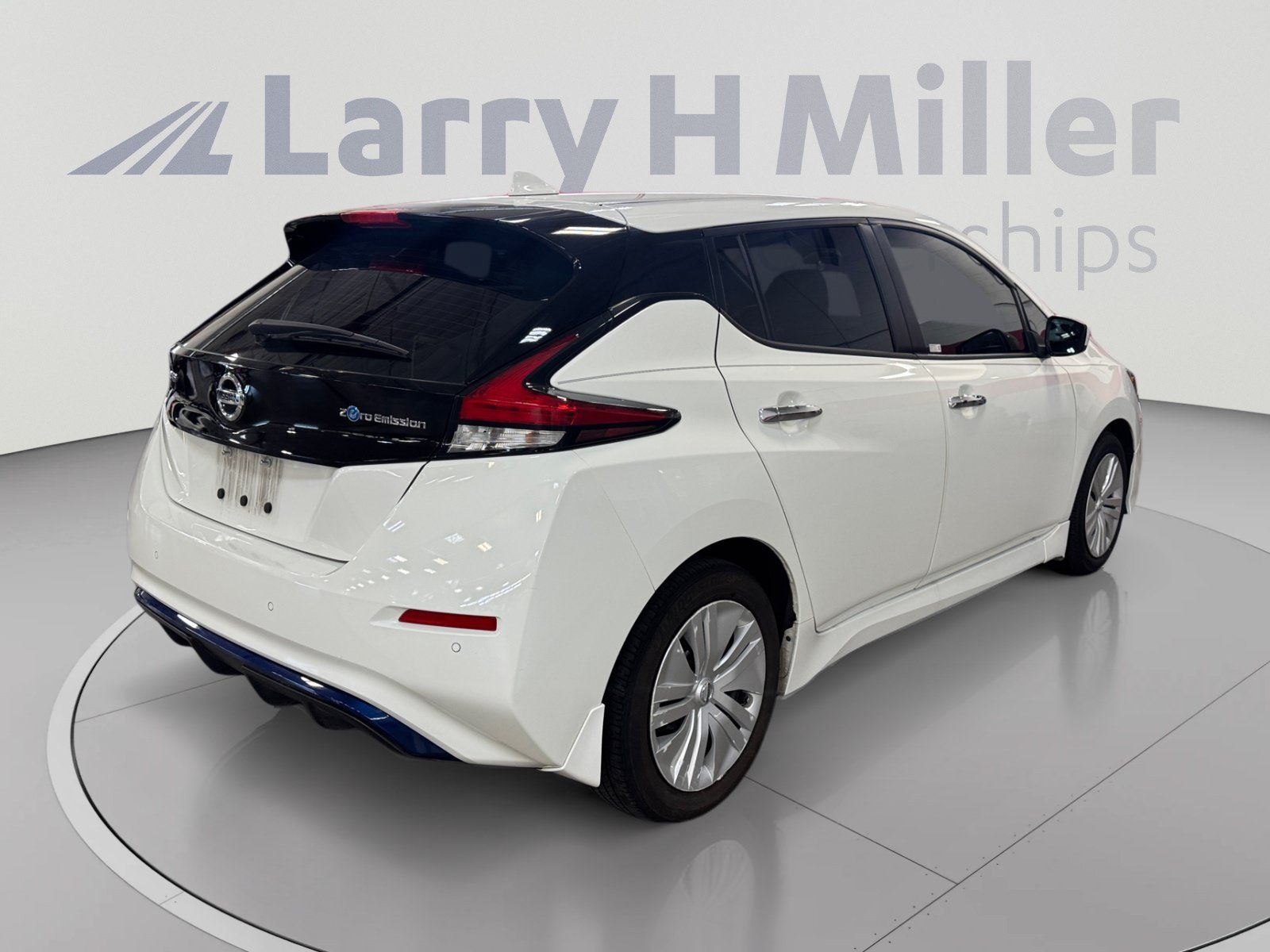 Used 2022 Nissan Leaf S FWD image 5