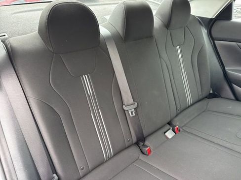 Used 2022 Hyundai Elantra SEL image 21