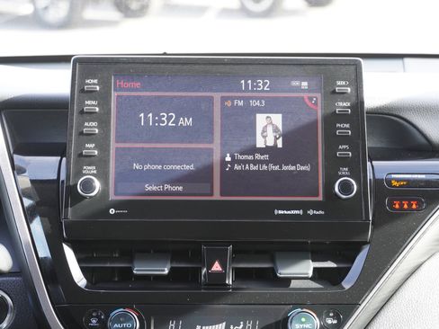 Used 2024 Toyota Camry XLE image 30