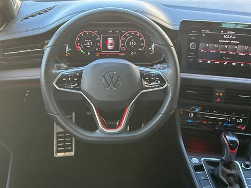 Used 2025 Volkswagen Jetta GLI Autobahn FWD image 14