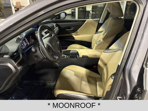 Used 2019 Lexus ES 350 w/ Premium Package image 9