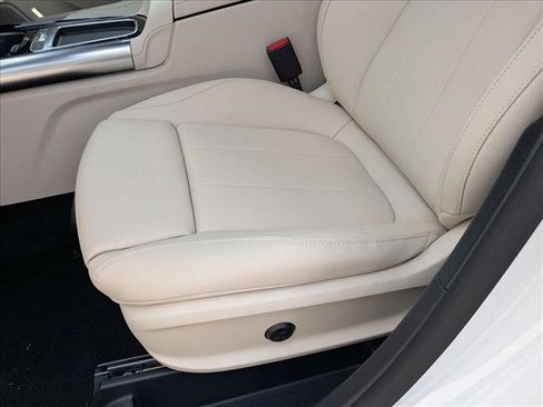 Used 2025 Mercedes-Benz GLA 250 image 4